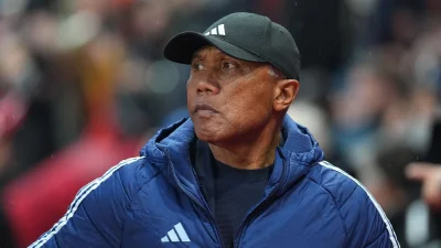 Avenir d'Antoine Kombouaré : Le Paris FC annonce des discussions !