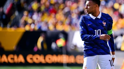 Kylian Mbappé - équipe de France : «On est en droit de se poser des questions» 