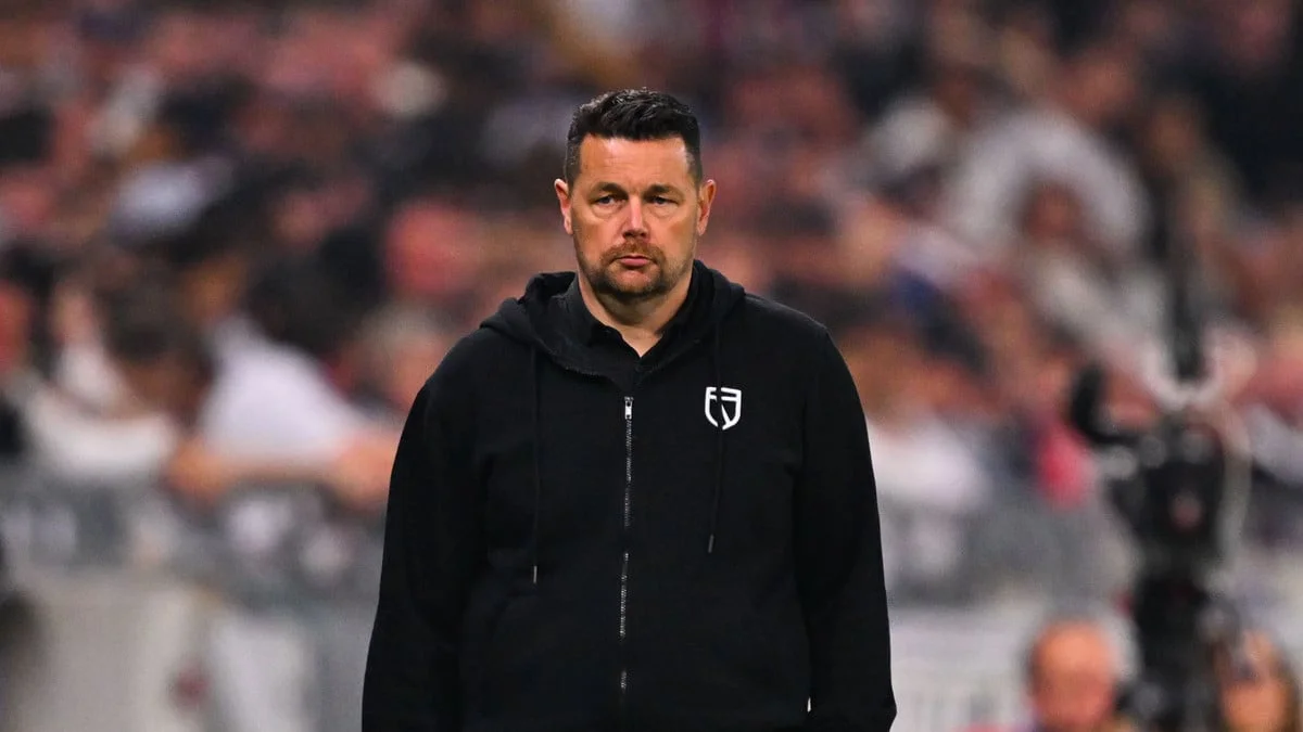 RC Lens - «J'en suis pas sûr» : L'annonce troublante de Pierre Sage sur son avenir !