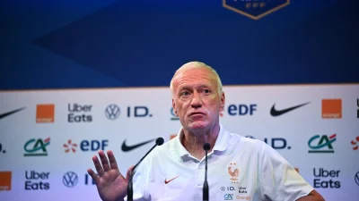 «Vas-y Didier lâche toi» : Le conseil improbable de Michel Sardou à Didier Deschamps !