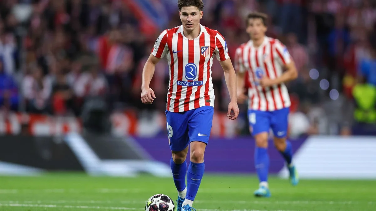 Transfert de Julian Alvarez : La presse espagnole annonce une folie du PSG !