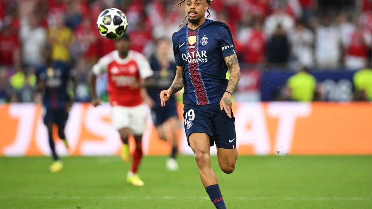 Mercato - PSG : Le successeur de Bradley Barcola déniché à Arsenal ?