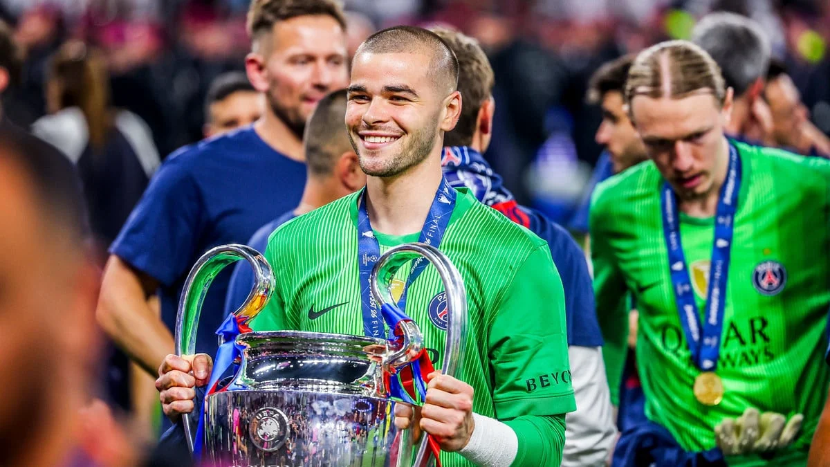 Mercato : Le PSG reçoit une réponse à 60M€ pour le remplaçant de Lucas Chevalier