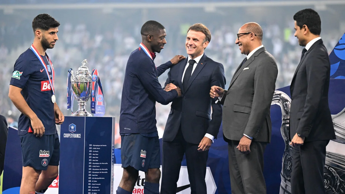 Ousmane Dembélé est rappelé à l’ordre : «On se projette tout de suite», la séquence amusante avec Emmanuel Macron