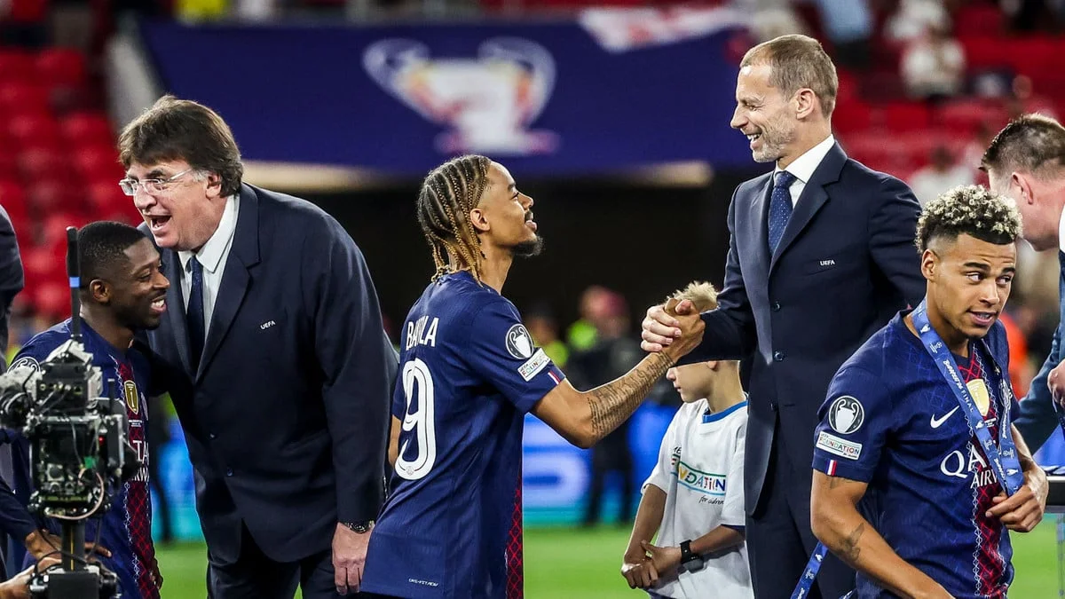 PSG/Arsenal : Voilà ce que Dembélé a dit à Barcola après son face à face raté