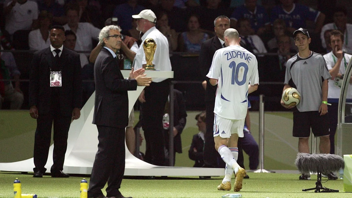Zinédine Zidane : «Il s’est excusé», l’échange avec Raymond Domenech après son coup de boule