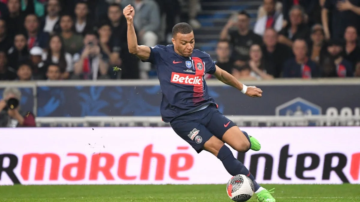 «Signe le contrat!», l’épisode avec Mbappé au PSG qui fait encore parler !