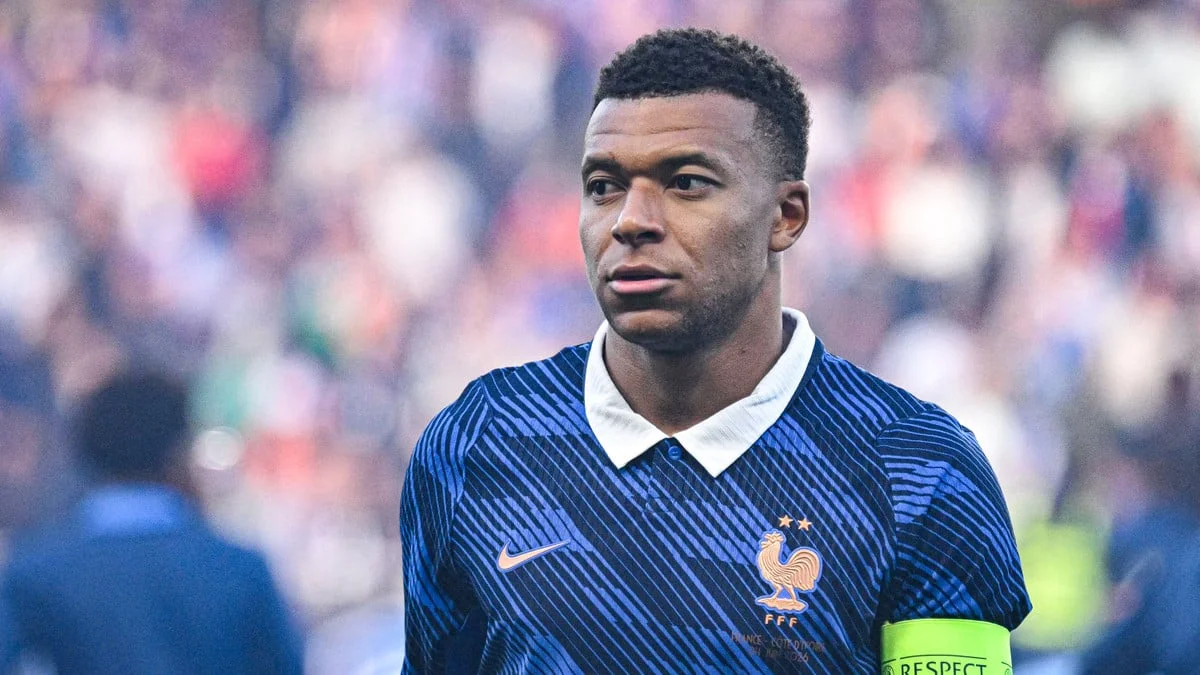 Equipe de France : Le coup de gueule de Pierre Ménès sur la fake news qui vise Mbappé et Kanté