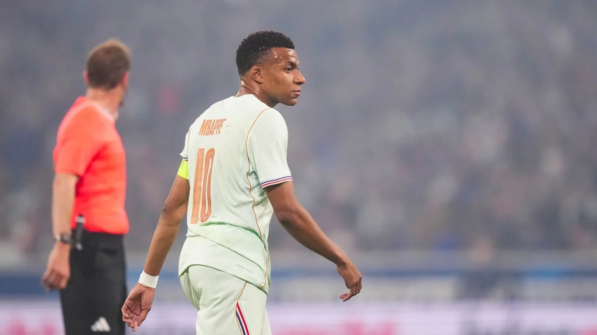 Gros flop dans le projet du clan Mbappé : Deux départs sont annoncés !