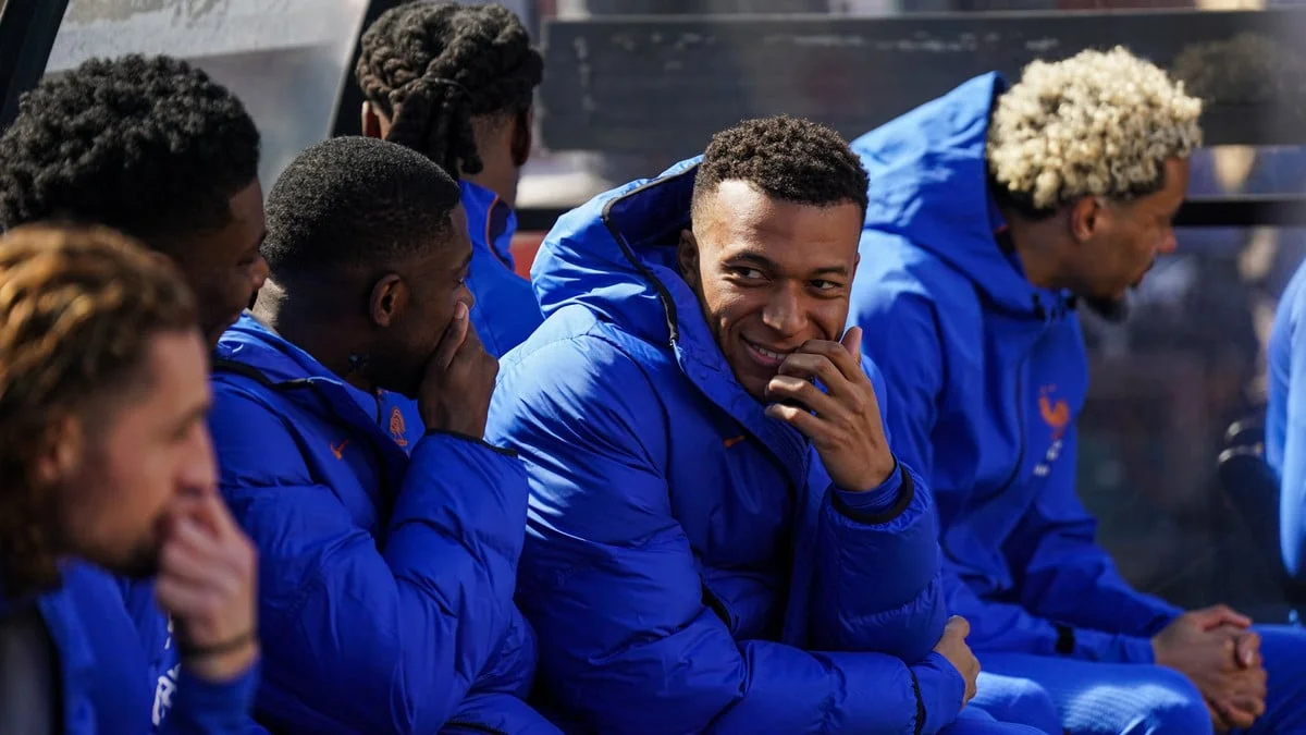 Kylian Mbappé critiqué : Après Dembélé, Lucas Hernandez monte aussi au créneau
