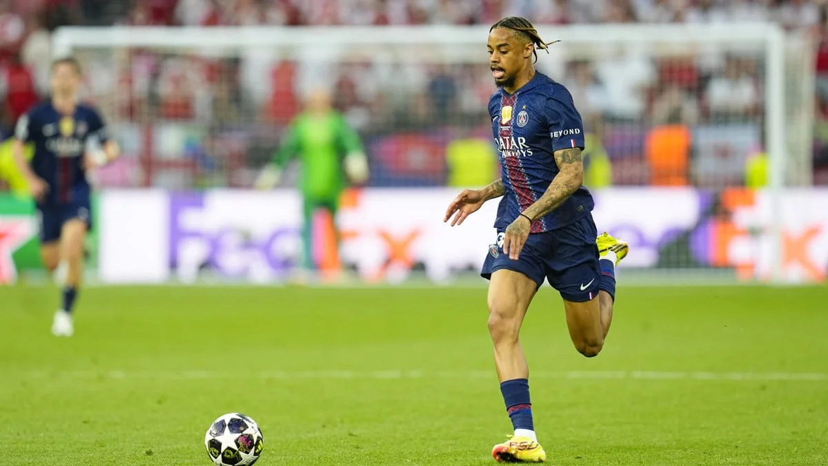 Mercato - Bradley Barcola vers le FC Barcelone : Le PSG prêt à accepter une offre ? 