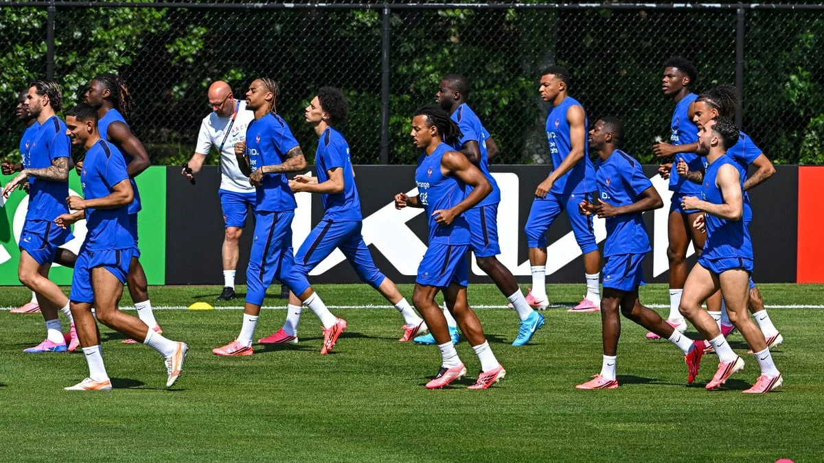 «On parle de politique» : L’étonnante confidence de Kylian Mbappé sur un joueur de l’équipe de France 