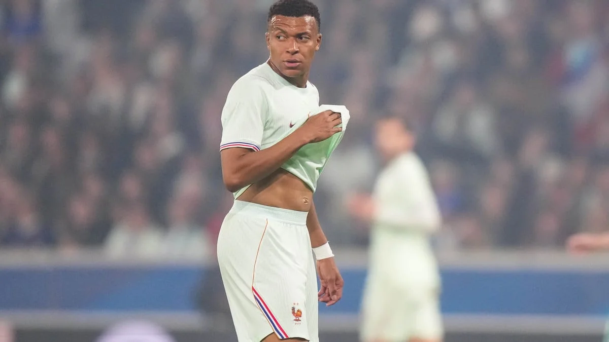 «Je trouve ça lunaire» : Rothen allume Mbappé et son «ego surdimensionné»