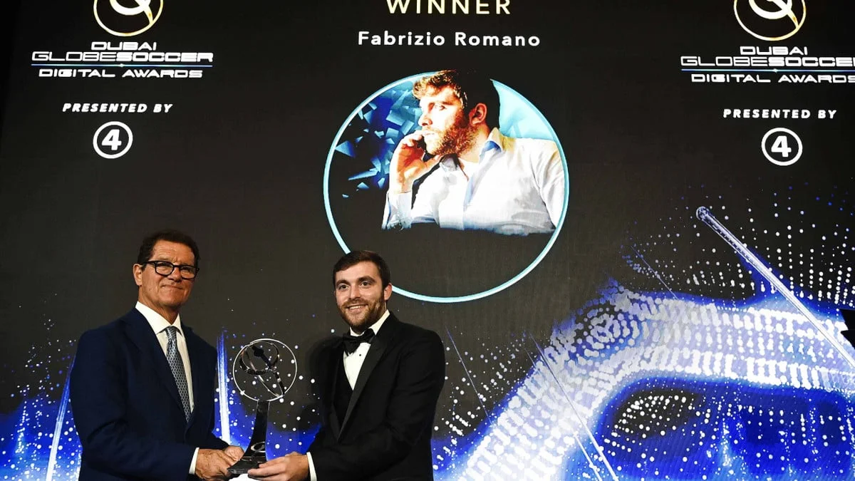 Transfert au Real Madrid : Fabrizio Romano apprend lui-même l’info à l’entraîneur concerné !