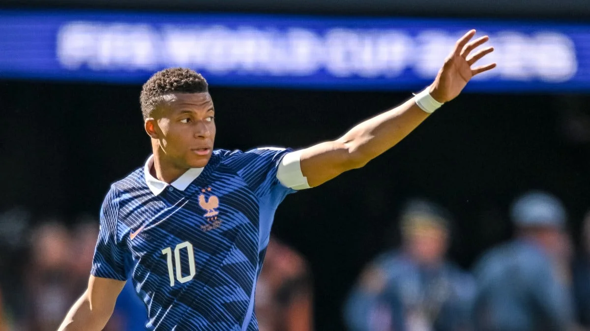 Coupe du Monde 2026 : Kylian Mbappé imite Luis Enrique avec l'équipe de France !
