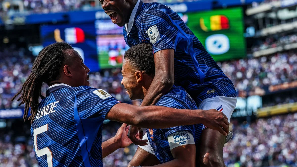 Equipe de France : Kylian Mbappé ou Ousmane Dembélé en attaque ? L'avis tranché de Samuel Umtiti 