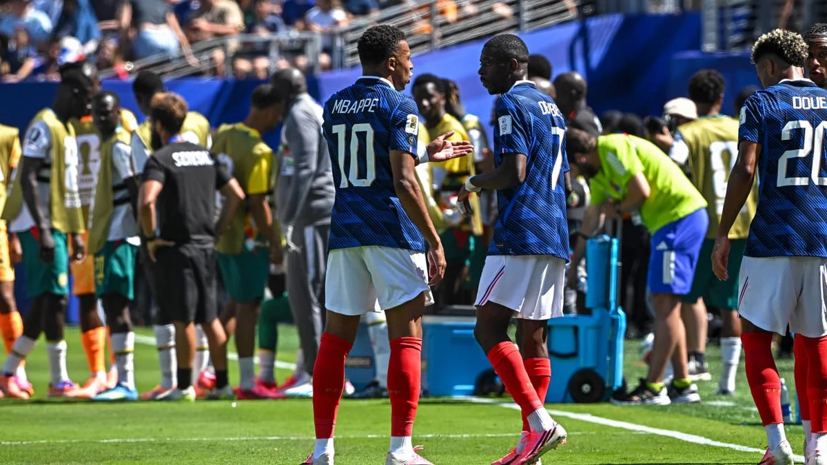 Kylian Mbappé ou Ousmane Dembélé : «On doit lui dérouler le tapis rouge», le débat qui rend Rohff complètement dingue 
