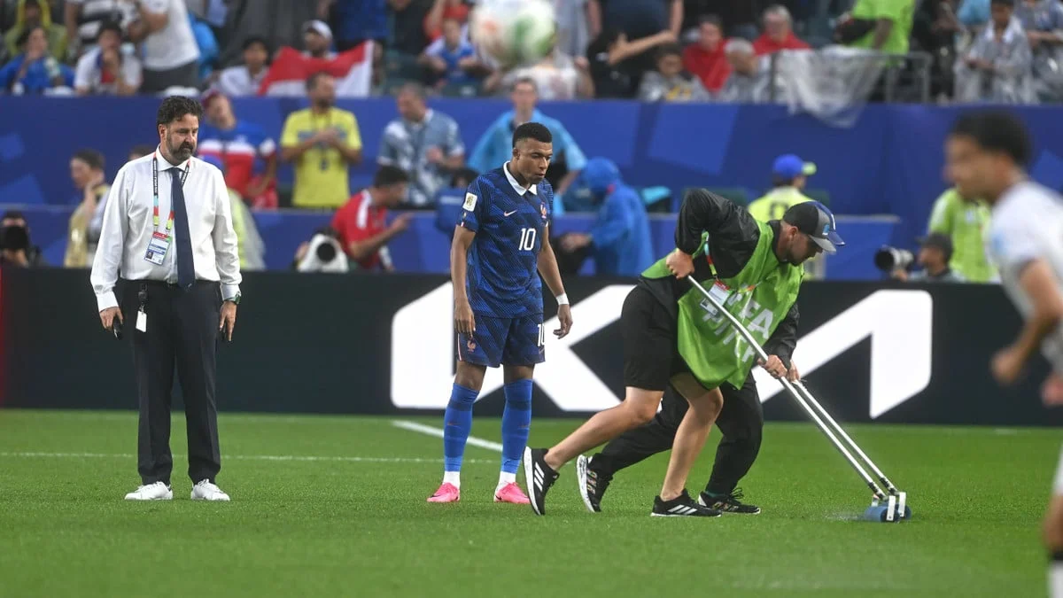Kylian Mbappé «le dictateur» : La séquence insolite à la Coupe du monde 2026 qui fait réagir sur les réseaux sociaux 
