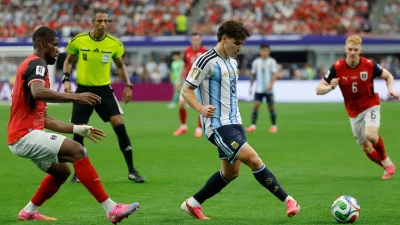 Transfert au PSG - «J'adore Julian Alvarez» : Un joueur du FC Barcelone allume la mèche ! 