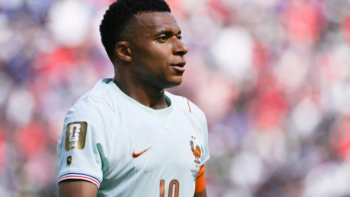 Kylian Mbappé : Son attitude en équipe de France n’a pas échappé à Walid Acherchour !
