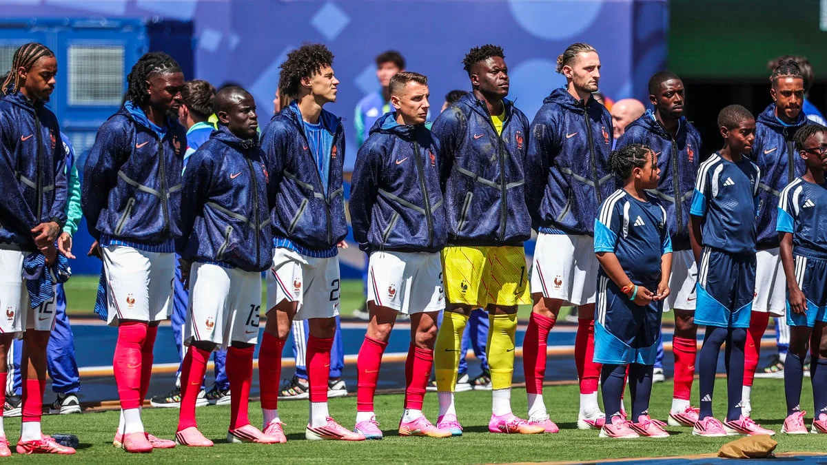 Mercato : Après une discussion avec Luis Enrique, ce joueur de l'équipe de France accepte de signer au PSG !