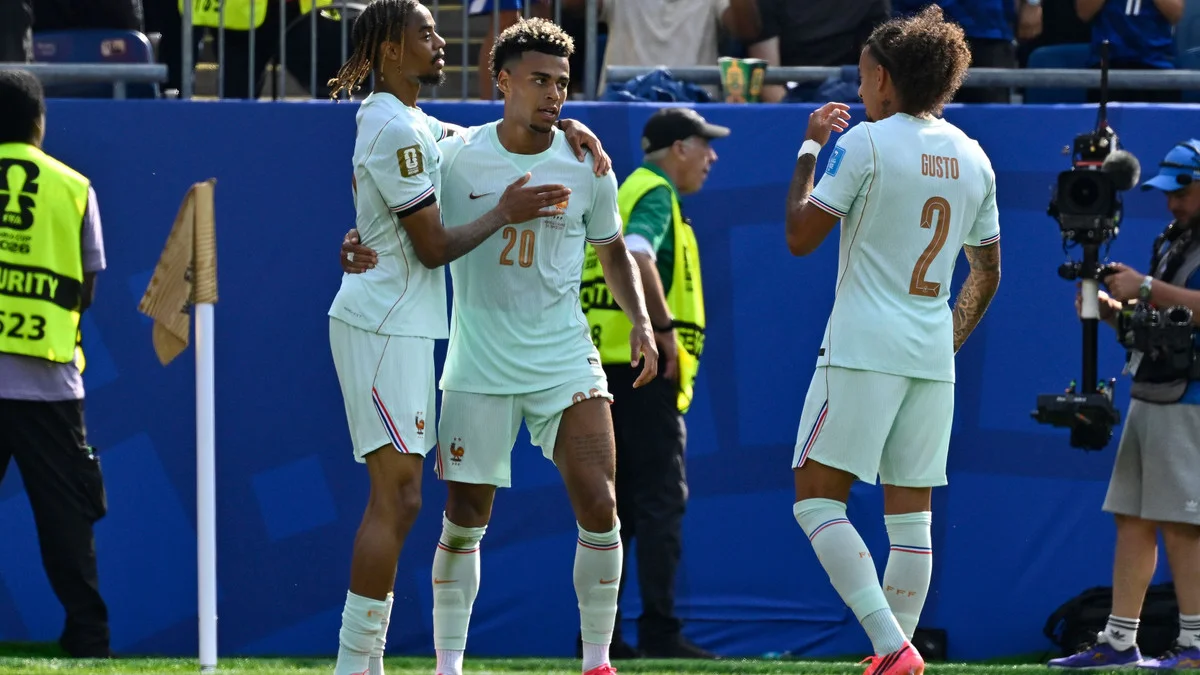France/Suède : Entre Bradley Barcola et Désiré Doué, Didier Deschamps a sa préférence...