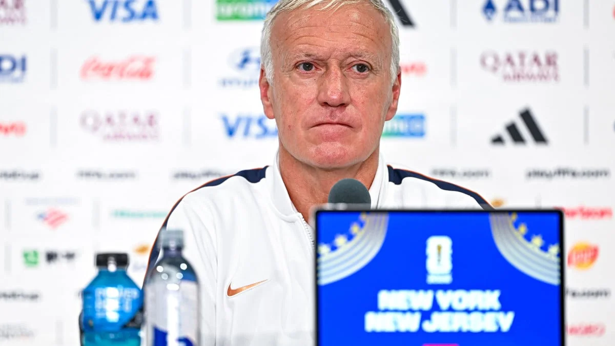 La FIFA refuse les hommages pour sa mère : Didier Deschamps prend la parole sur le sujet 