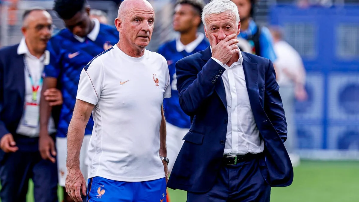 Coupe du monde 2026 - Scène improbable pendant France/Suède : Un joueur réclame de l'eau, Deschamps le remplace !