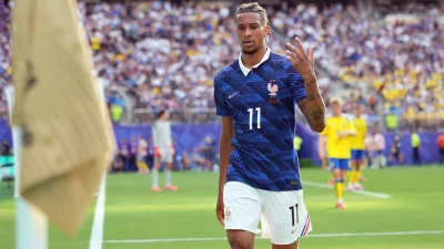 Michael Olise : La presse espagnole réclame une folie pour son transfert au Real Madrid 