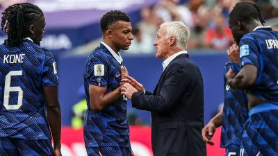 Kylian Mbappé et Didier Deschamps : Le moment «extrêmement gênant et surprenant» en plein match de l'équipe de France
