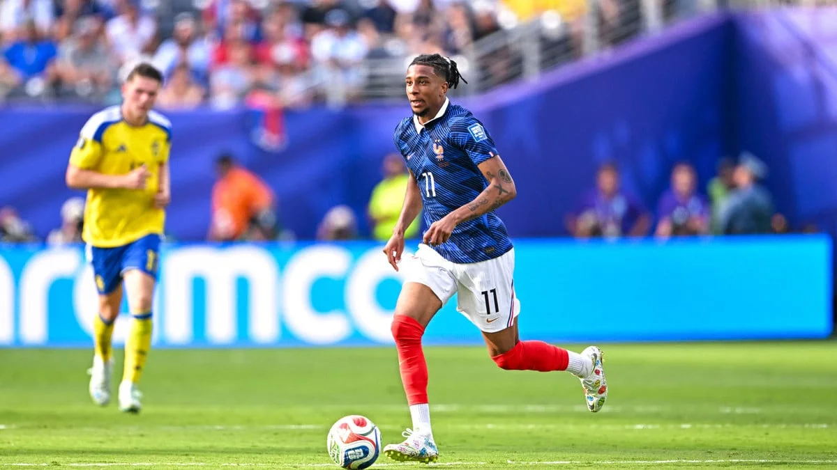 L'équipe de France comme Zidane et Henry : Le coup de fil qui a tout changé pour Michael Olise ! 