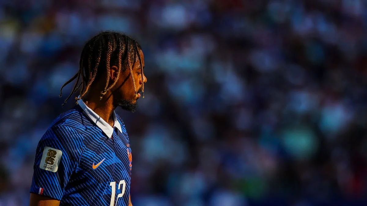 Mercato - Bradley Barcola en plein dilemme au PSG : Que doit-il faire ?