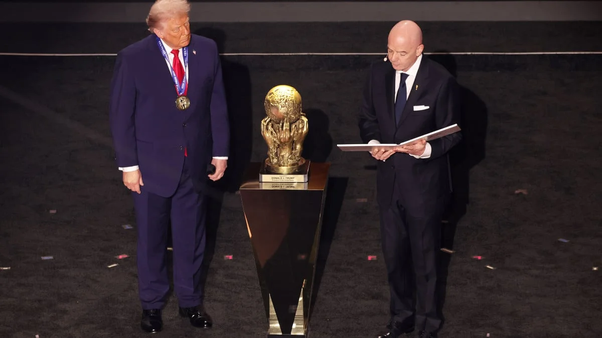 Coupe du monde 2026 - Donald Trump incite la FIFA à annuler un carton rouge : Le scandale qui fait réagir l'équipe de France