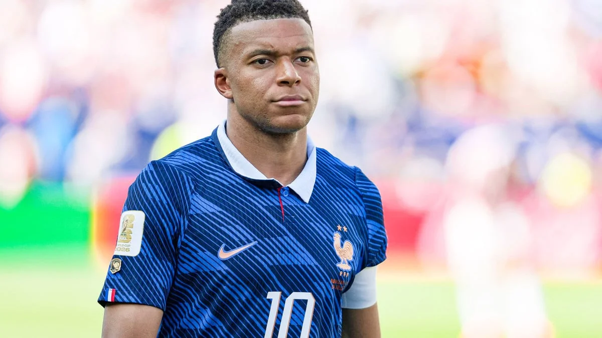 Coupe du monde 2026 - Dérapage raciste : La sénatrice paraguayenne lâche une réponse lunaire et menace Kylian Mbappé en public !