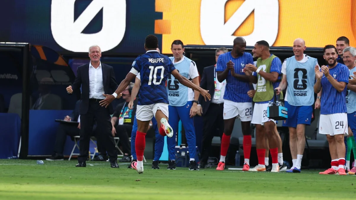 Equipe de France - Mbappé victime d'insultes racistes : La position ferme de Deschamps 