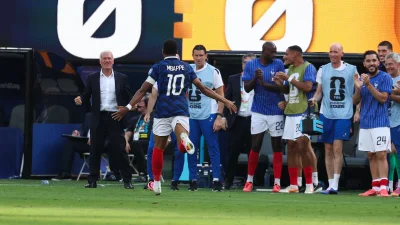 Equipe de France - Mbappé victime d'insultes racistes : La position ferme de Deschamps 