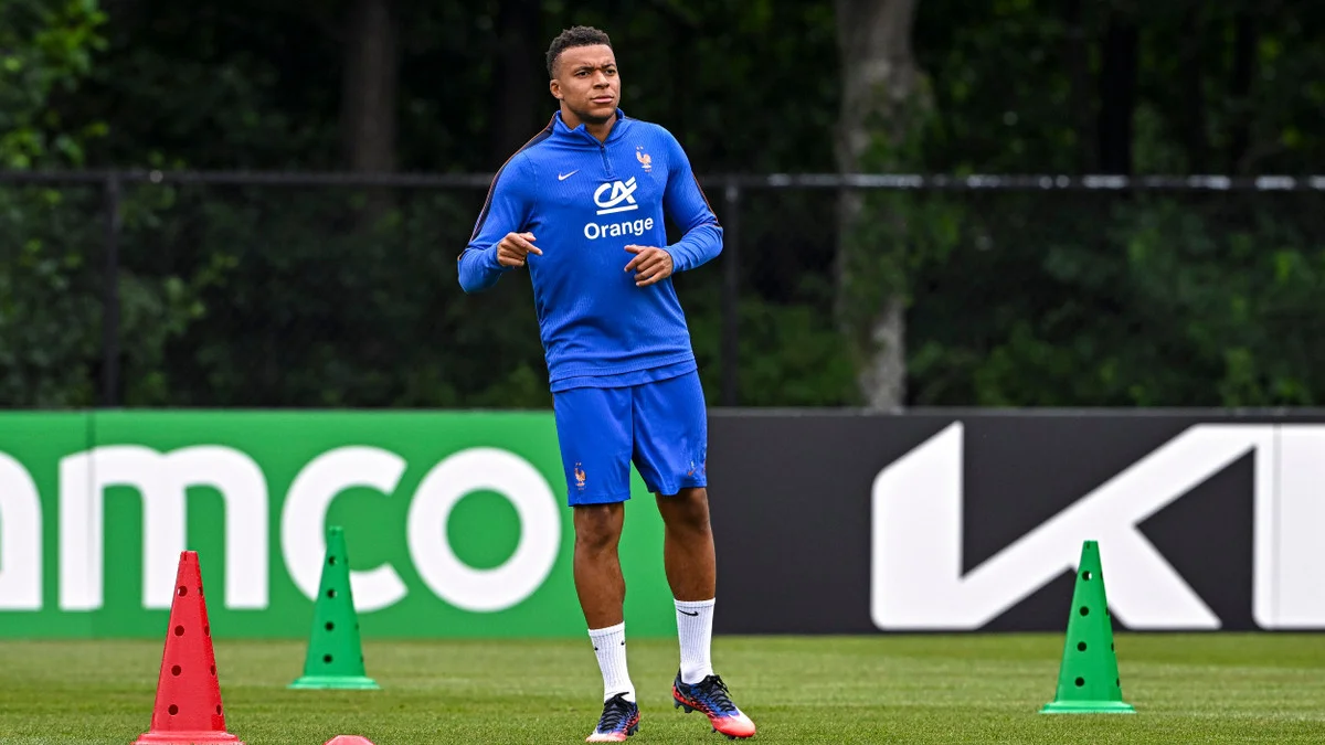 «Il pourrait être extradé au Paraguay» : Après les insultes racistes, le clan de la sénatrice menace Kylian Mbappé !