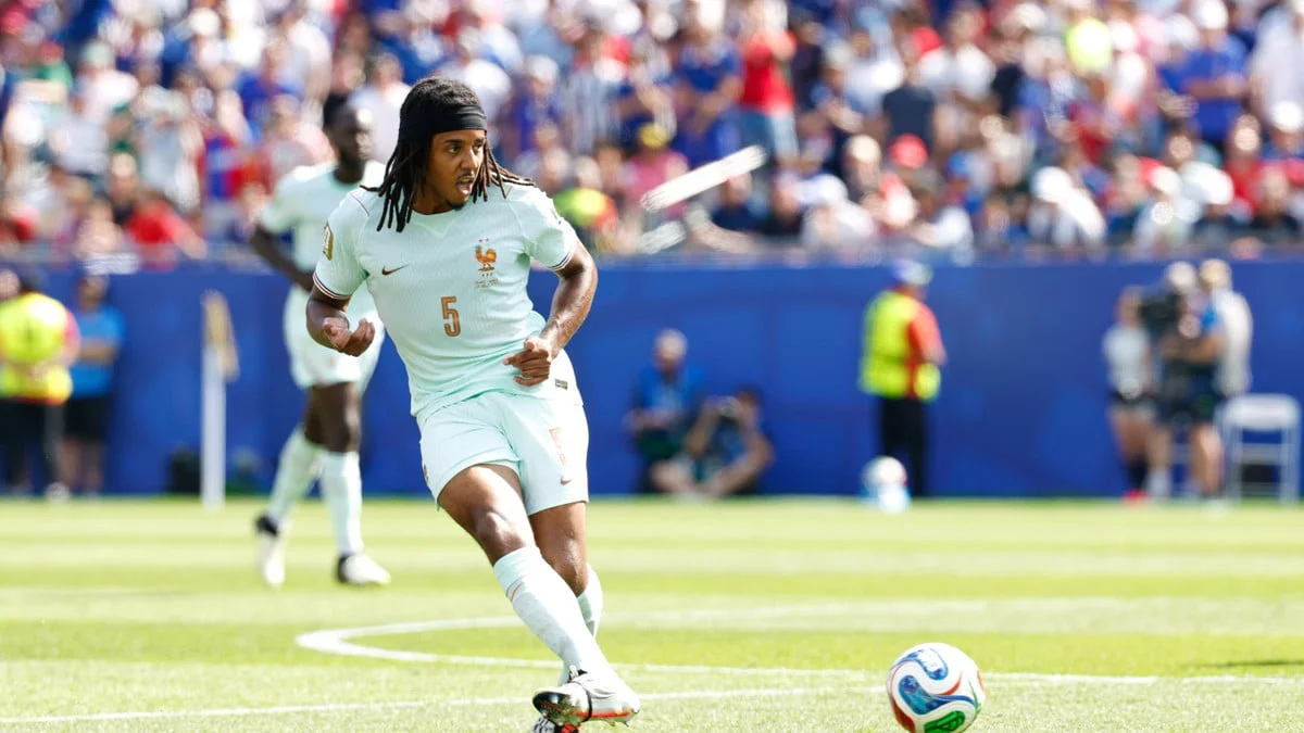 Daniel Riolo balance sur la coupe de Jules Koundé : Le joueur de l'équipe de France lâche une réponse