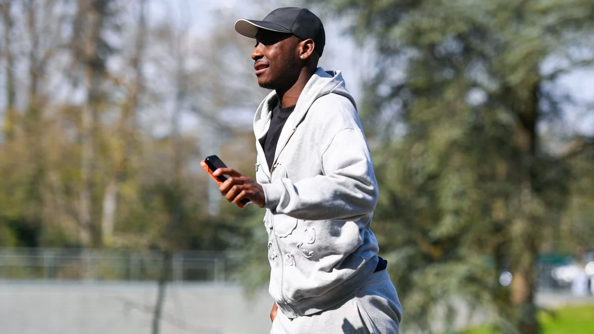 Annoncé sur le départ, Kolo Muani fait son retour au PSG !