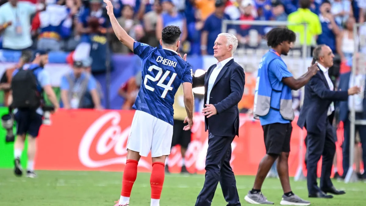 Équipe de France - «Tant mieux pour lui, le sélectionneur s’en va» : Rayan Cherki a un problème avec Didier Deschamps !