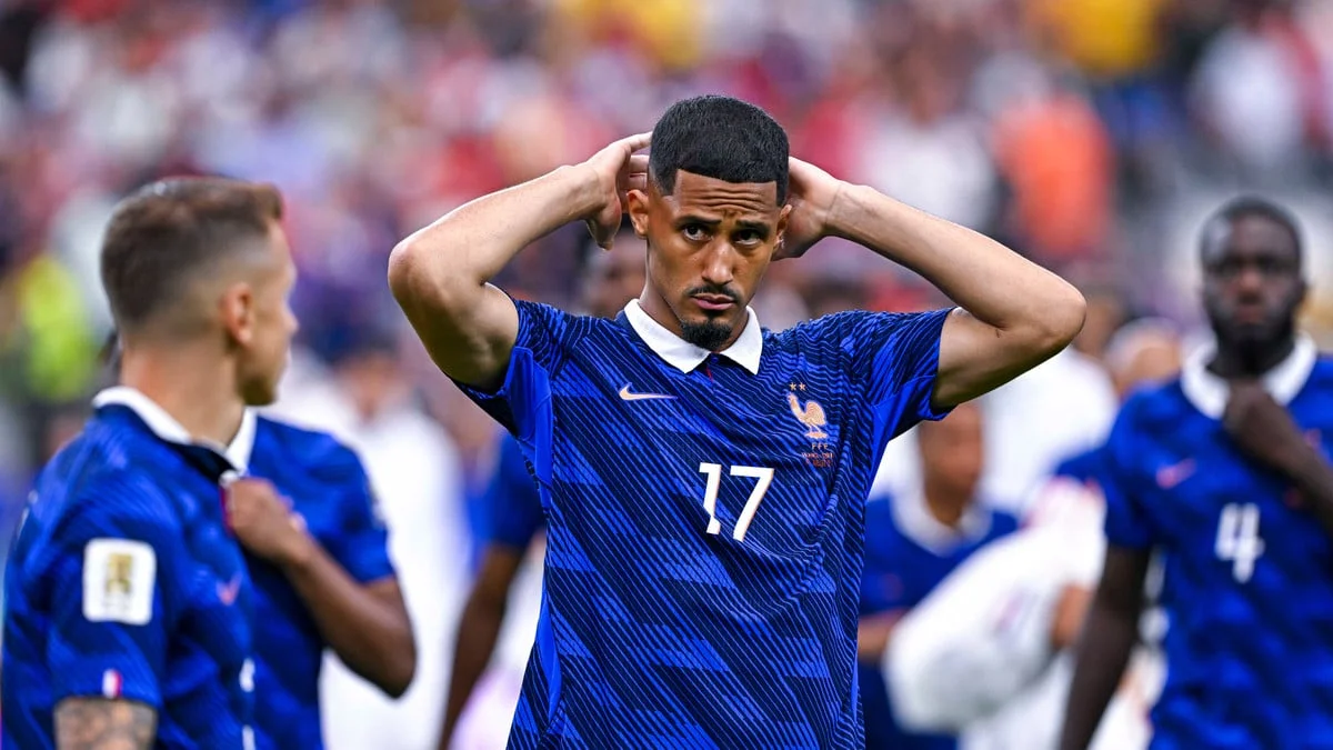 «Mon dos a lâché» - William Saliba a joué la Coupe du monde blessé : Arsenal cherche déjà à le remplacer ! 