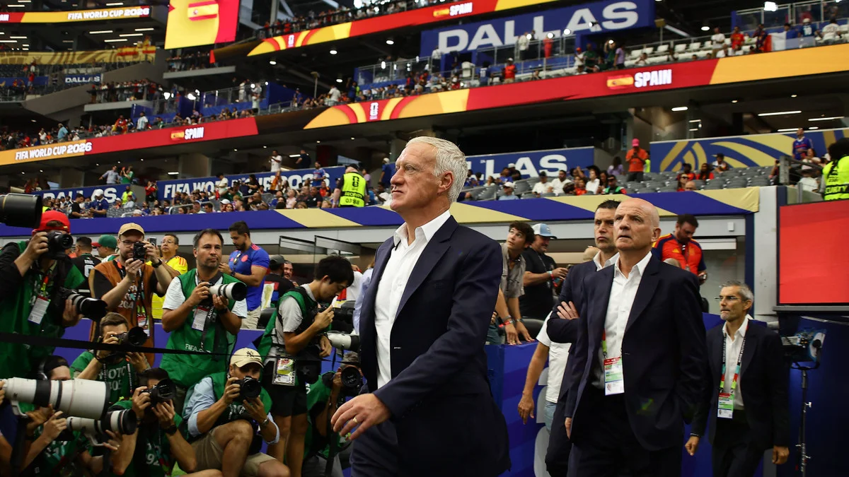 France/Espagne - «Est-ce qu'il a le niveau pour une demi-finale de Coupe du monde ?» : Une semaine après le tacle de Didier Deschamps, l'arbitre du match sort du silence