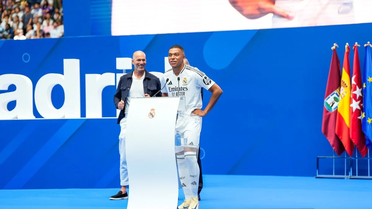 Zinedine Zidane arrive en équipe de France : Emmanuel Petit prédit déjà la réaction de Kylian Mbappé dans le vestiaire