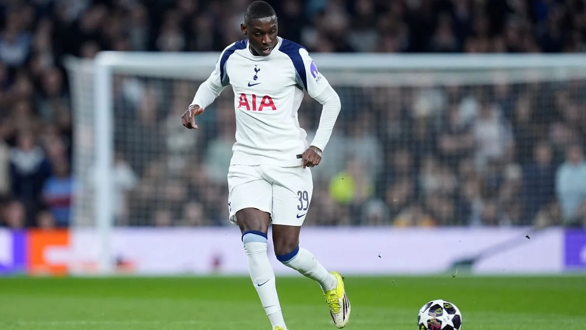 Le feuilleton Randal Kolo Muani continue d'agiter le mercato du PSG : Une nouvelle offre est annoncée !