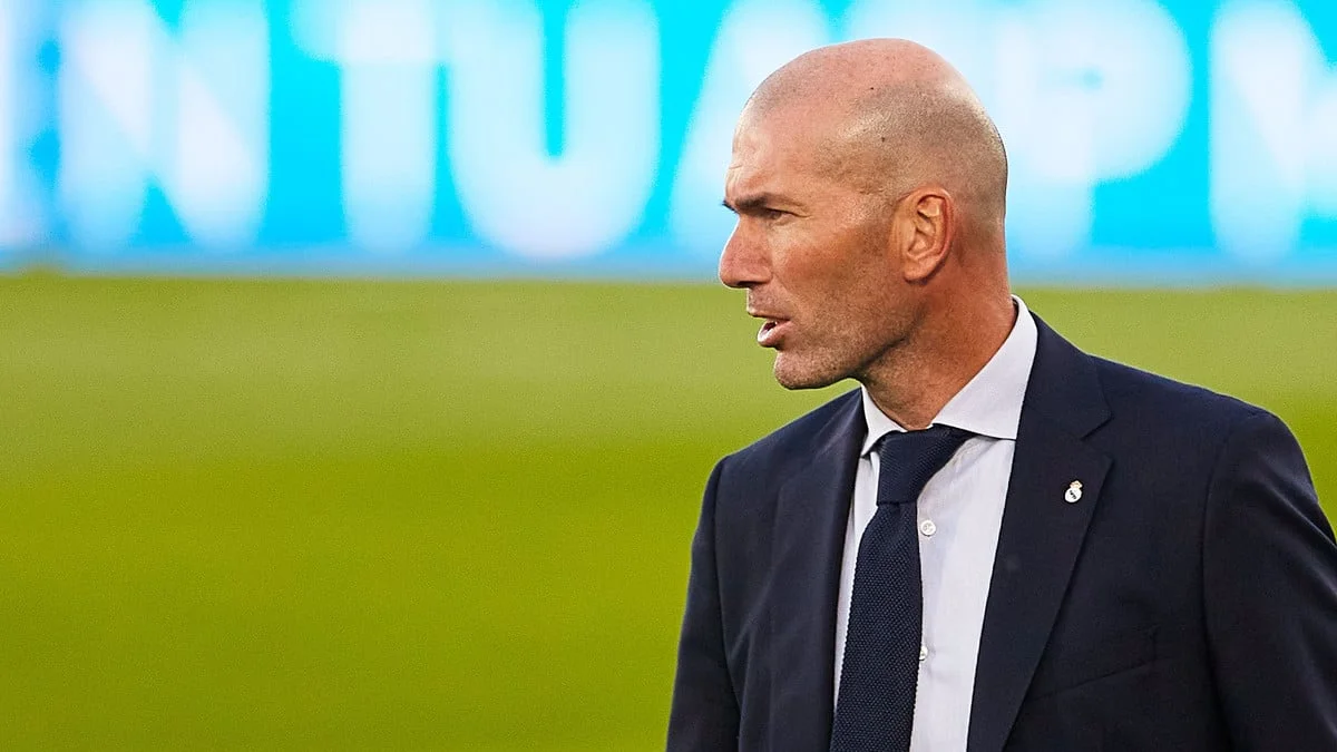 Mbappé, Deschamps, Cherki : Zinédine Zidane «va être emmerdé» dès la semaine prochaine, c’est annoncé sur RMC ! 