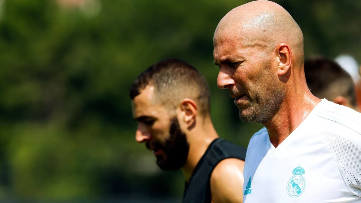Zinedine Zidane pour remplacer Didier Deschamps : Karim Benzema valide déjà, «c’est une légende» 