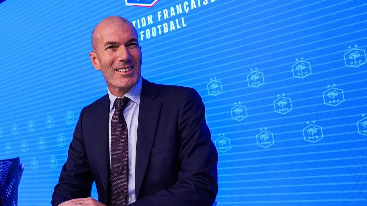 «J’ai tout refusé pour l'équipe de France» : Zinedine Zidane réalise son rêve en succédant à Didier Deschamps, «c’est la seule chose que je voulais faire»