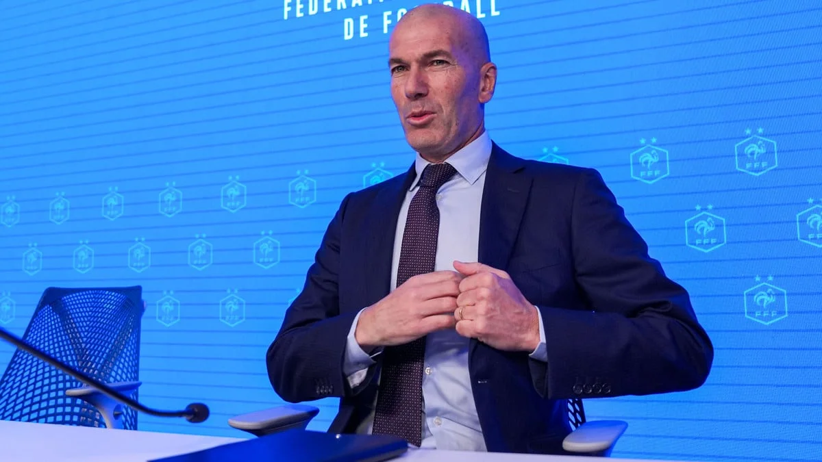 Zinédine Zidane en équipe de France : Emmanuel Petit prédit déjà la première réaction dans le vestiaire des Bleus !
