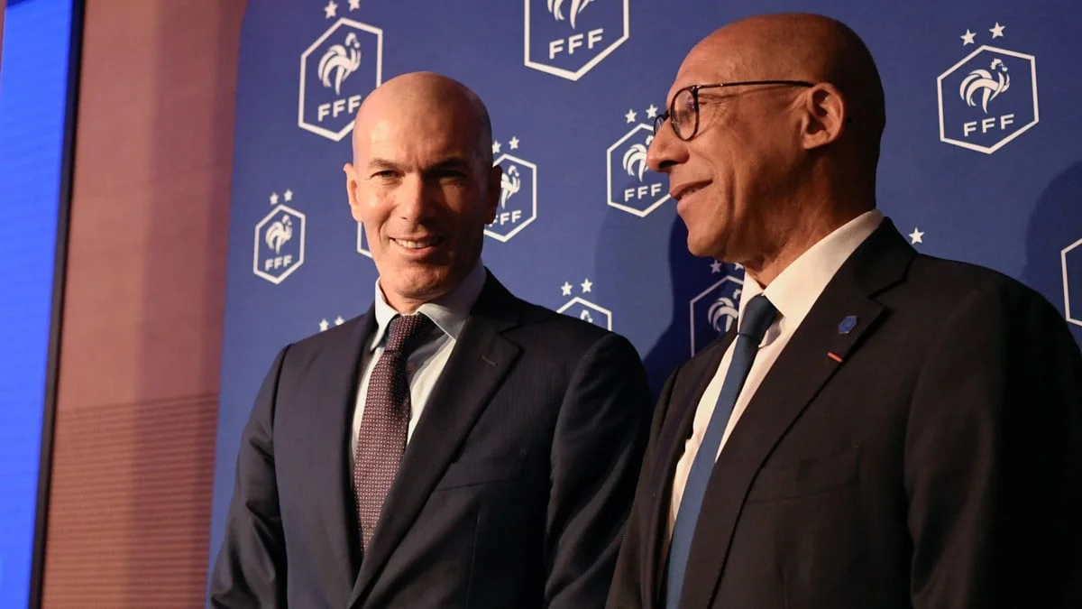 Un cadre de Didier Deschamps déjà écarté en équipe de France : Voilà le premier «grand perdant» de l'arrivée de Zinedine Zidane... en attendant Rayan Cherki ?