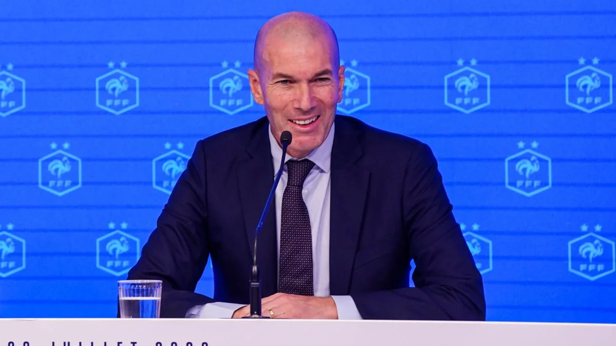 Ce joueur de Ligue 1 a tout prévu : Un transfert à 30M€ en Angleterre avant de s’installer en équipe de France avec Zinédine Zidane ?